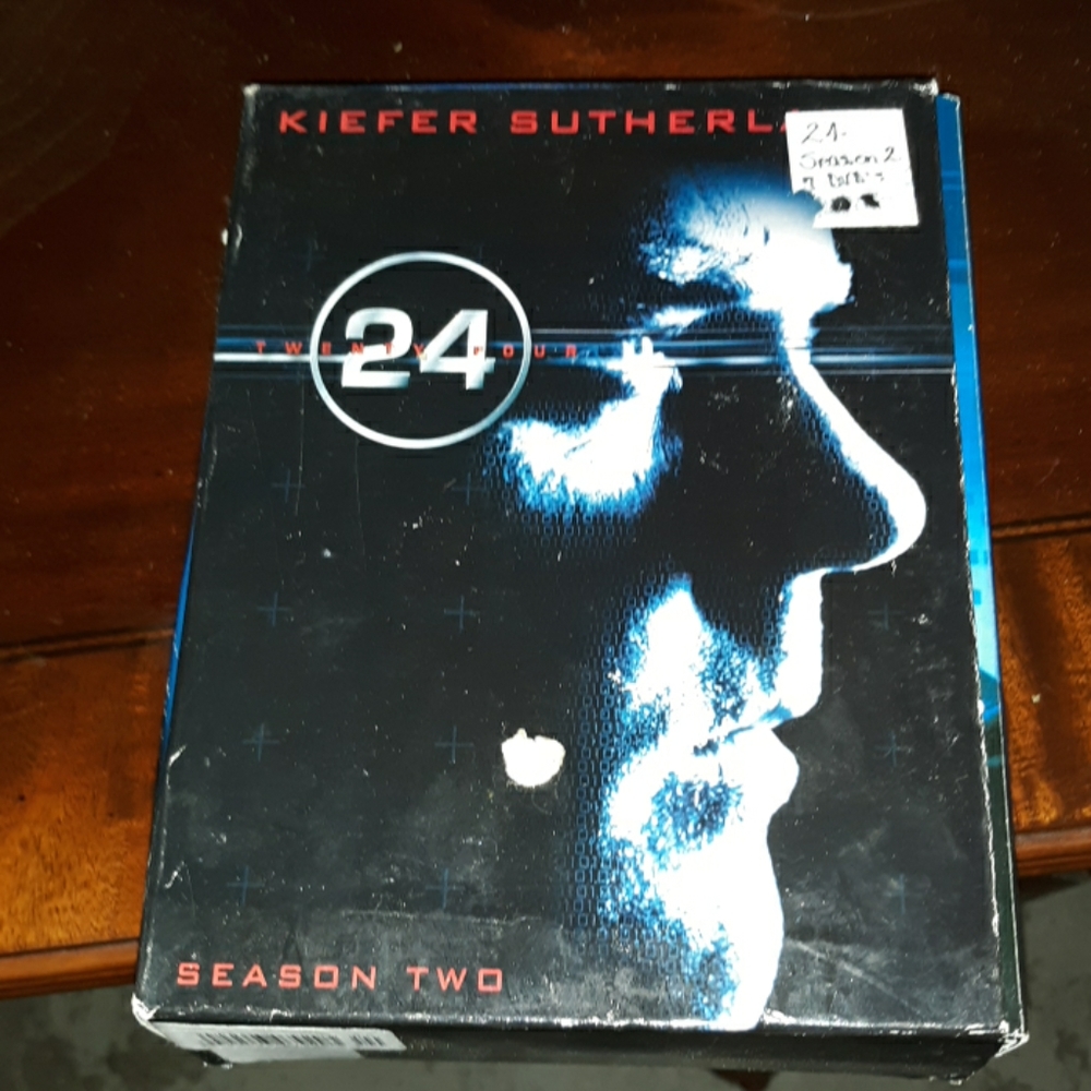 24 season 2 dvd set ( sku AB 7)
